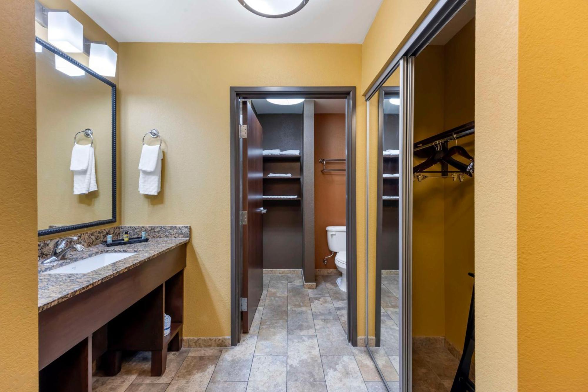 Best Western Plus Tupelo Inn&Suites Exterior foto