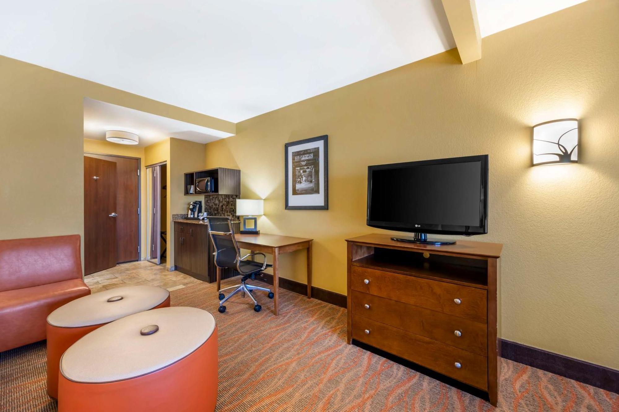 Best Western Plus Tupelo Inn&Suites Exterior foto